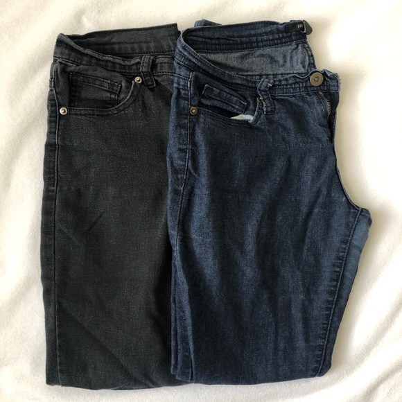 (FREE w/ $25 purchase) Forever 21 jean bundle - Picture 1 of 16